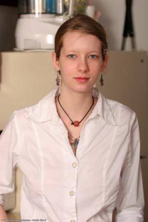 Original 681 px/ 1024 px