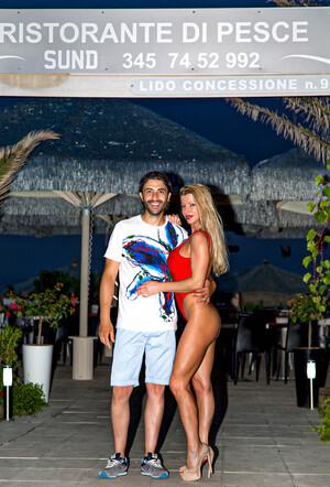 Original 1366 px/ 2011 px