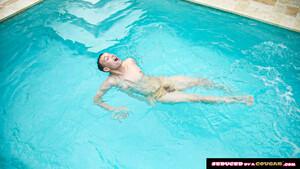 Original 2500 px/ 1406 px