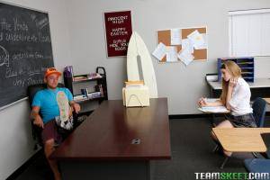 Original 1048 px/ 699 px