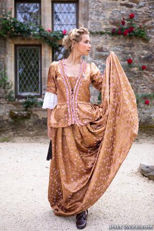 Original 1067 px/ 1600 px