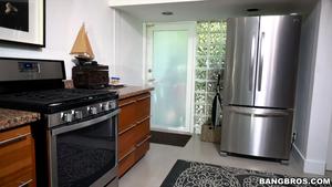 BangBros Rose Monroe - Rose Monroe Returns - 1280px - 546X (17-04-2017)_24181072