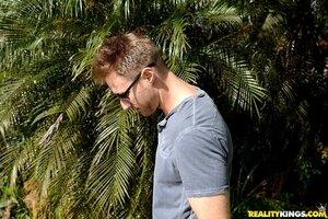 Original 900 px/ 601 px