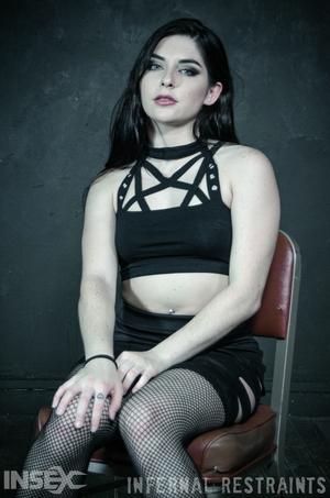 Original 795 px/ 1200 px