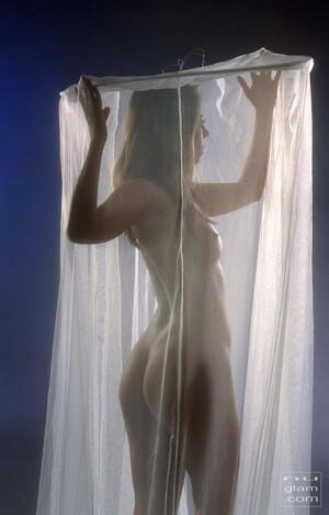 Original 1933 px/ 3024 px