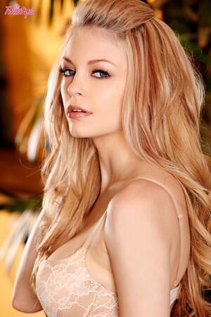 Original 1999 px/ 3000 px