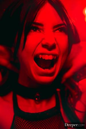 Original 2000 px/ 2999 px