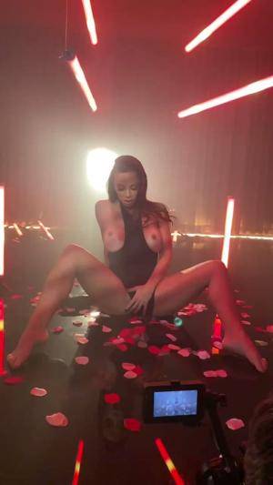 Original 506 px/ 900 px