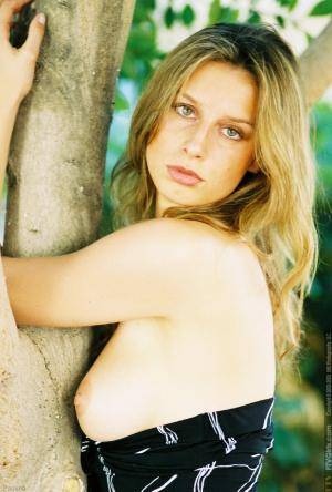 Original 736 px/ 1090 px