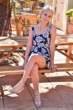 Original 852 px/ 1280 px