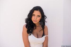 Original 1600 px/ 1067 px