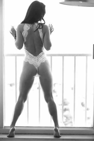 #FallInLovia Eva Lovia - BANDW