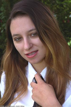 Original 682 px/ 1024 px