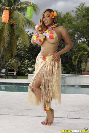 Original 3259 px/ 4890 px