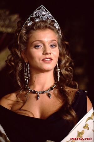 Original 824 px/ 1249 px