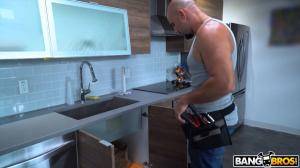 Original 1267 px/ 713 px