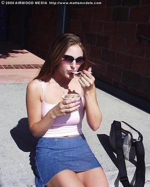 Original 546 px/ 683 px