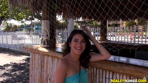 Original 1800 px/ 1013 px