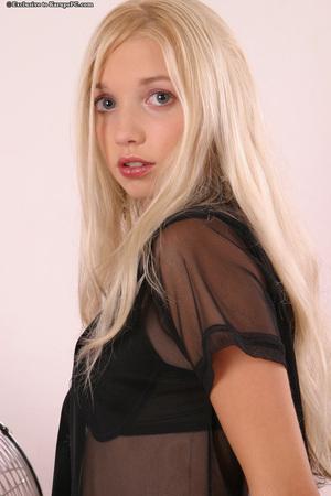 Original 682 px/ 1024 px