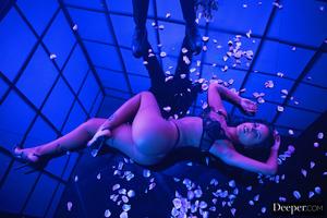 Original 2999 px/ 2000 px