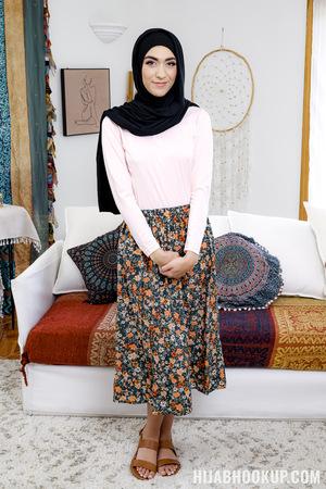 #TeamSkeet #HijabHookup Aubry Babcock - The Belly Dancers First Time