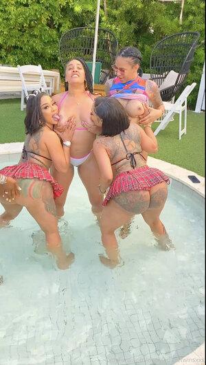 Original 847 px/ 1498 px