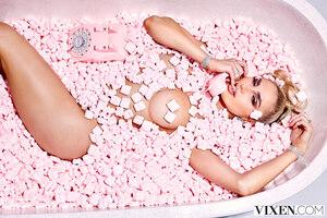 Original 2999 px/ 2000 px