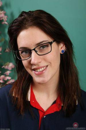 Original 854 px/ 1280 px