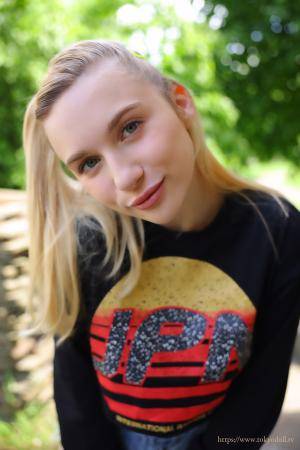 Original 2400 px/ 3600 px