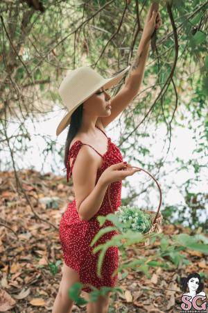 #SuicideGirls Biawhite - Girl in the forest