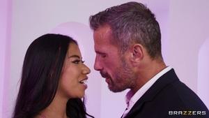 #Brazzers - Vanessa Sky, Ameena Green, The Official Egypt - The Gift of Mystery Cock