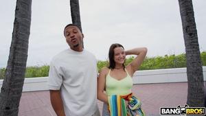 Original 1278 px/ 719 px