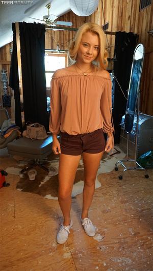 Original 1215 px/ 2160 px