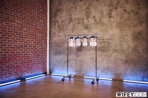 Original 2999 px/ 2000 px