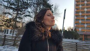 Original 1142 px/ 643 px