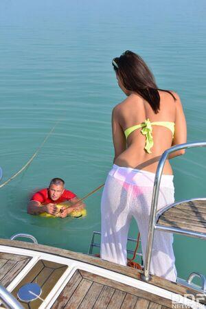 Original 1067 px/ 1600 px