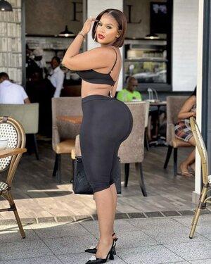 Original 968 px/ 1210 px