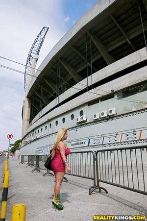 Original 2552 px/ 3840 px