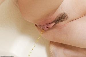 Original 1600 px/ 1064 px