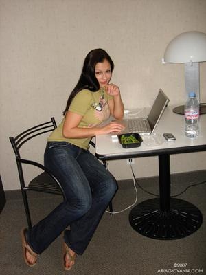 #AriaGiovanni Aria Giovanni Pink and White Floral