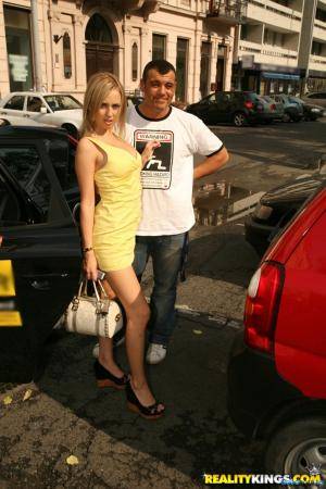 Original 2000 px/ 3000 px