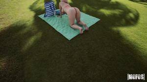 Casca Akashova - Beach Cock