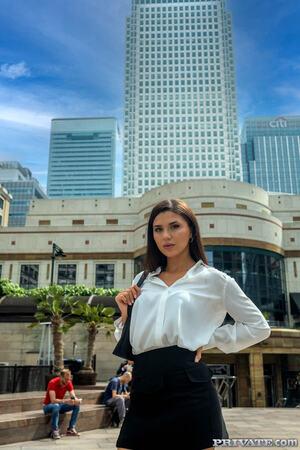 Original 1067 px/ 1600 px