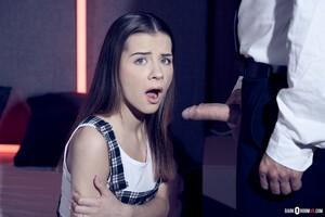 #DarkRoomVR Mia Mi - Teach Me How - x85 - September 06 2024