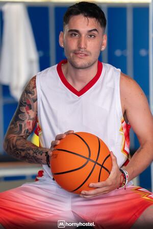 Original 2565 px/ 3840 px