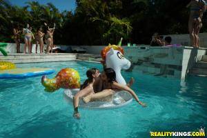 Original 1903 px/ 1269 px