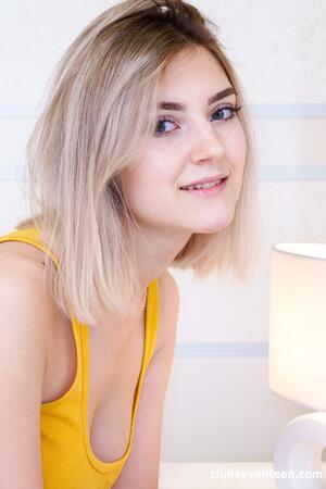 #ClubSevenTeen Eva Elfie