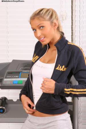 Original 682 px/ 1024 px