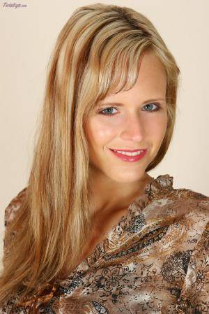 Original 854 px/ 1280 px