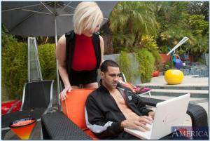 Original 850 px/ 571 px